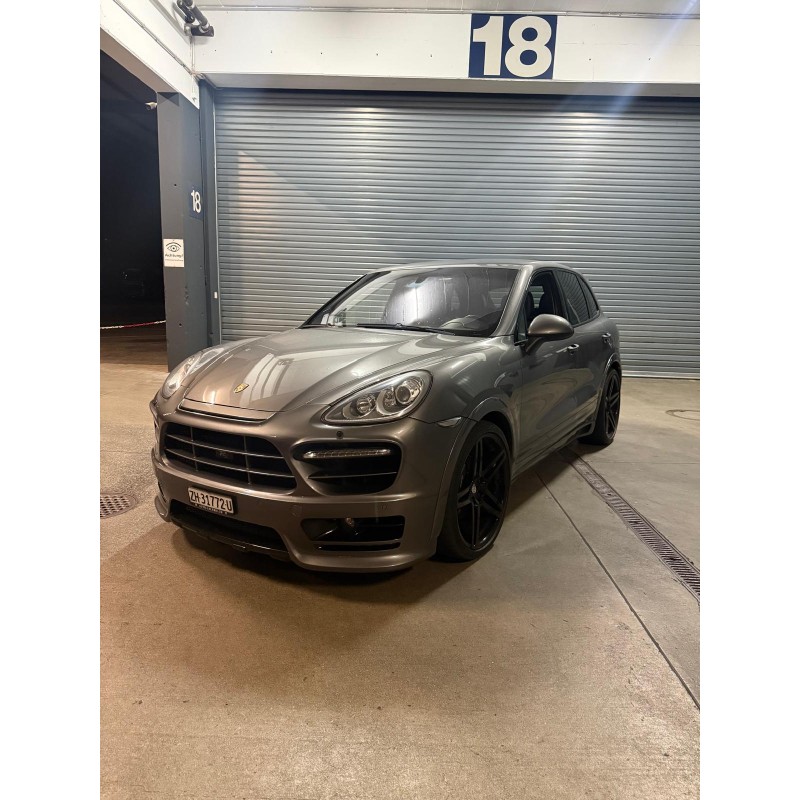 Porsche Cayenne in edler Sportoptik – Leder, Navi, schwarze Felgen, Allrad & starke Präsenz