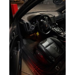 Porsche Cayenne in edler Sportoptik – Leder, Navi, schwarze Felgen, Allrad & starke Präsenz