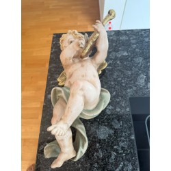 Antiker Putten-Engel mit Musikinstrument – dekorative Wandfigur im Barockstil