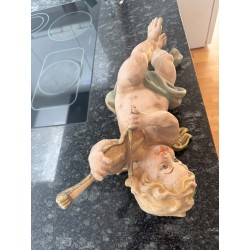 Antiker Putten-Engel mit Musikinstrument – dekorative Wandfigur im Barockstil