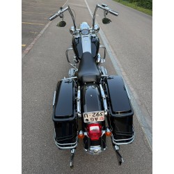Harley-Davidson Road King – edler Custom-Bagger in Schwarz/Chrom