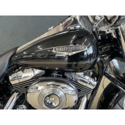 Harley-Davidson Road King – edler Custom-Bagger in Schwarz/Chrom