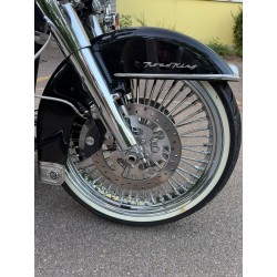 Harley-Davidson Road King – edler Custom-Bagger in Schwarz/Chrom